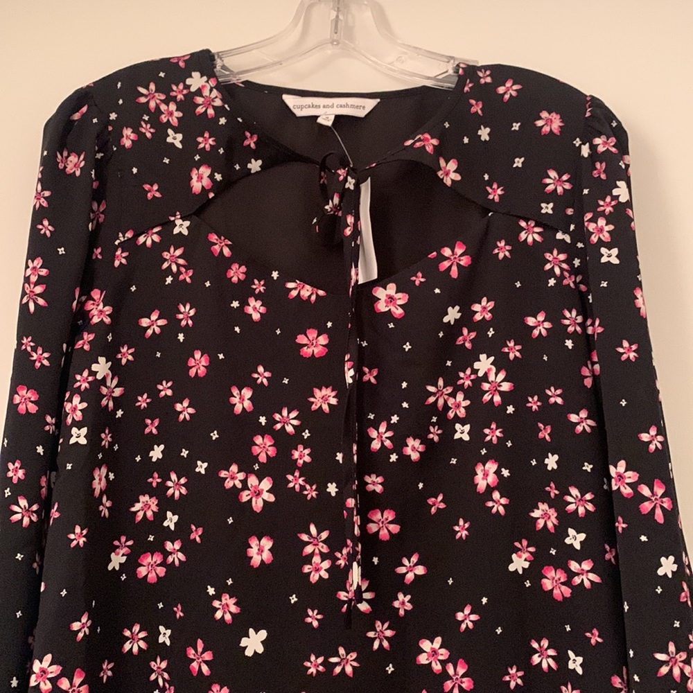 Cupcakes and Cashmere: New With Tags Ladies Dress Size Small - Picture 2 of 12